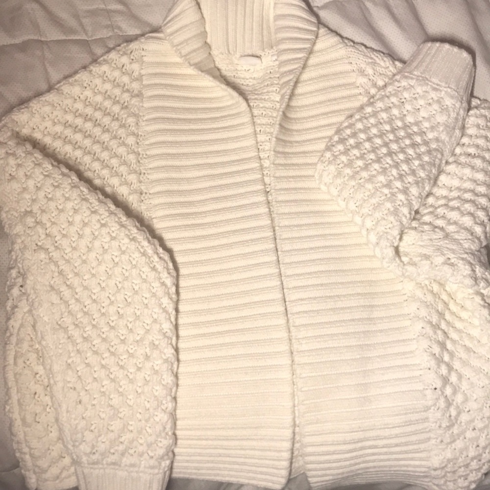 Short cardigan